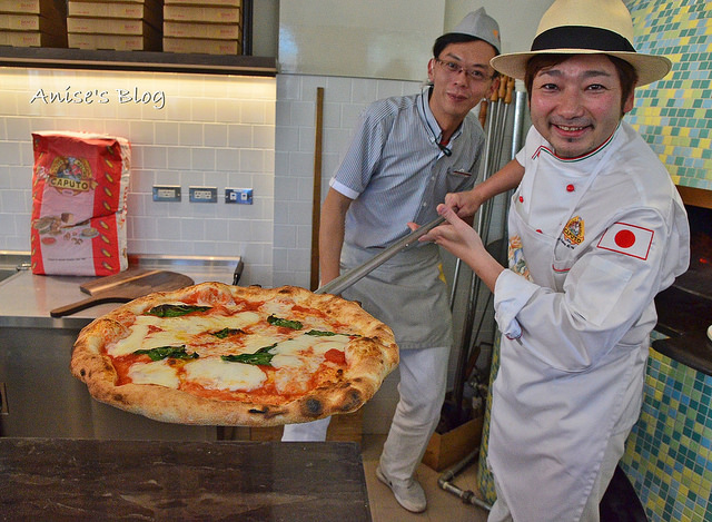 BANCO拿坡里窯烤Pizza、自製生麵，來自義大利的迷人好味道！(菜單在文末) @愛吃鬼芸芸