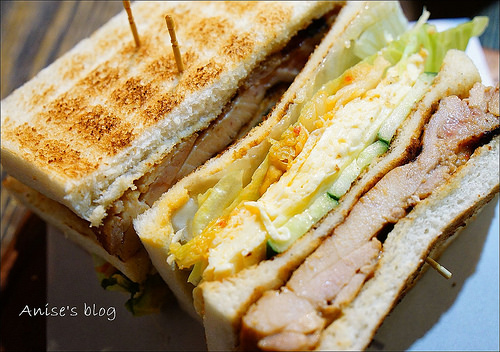 台北早午餐．明治時期碳烤三明治(小巨蛋站)，現點現做最新鮮，要有耐心等待喔！ @愛吃鬼芸芸