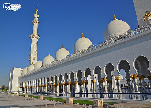 阿布達比大清真寺 Sheikh Zayed Grand Mosque Center@ 杜拜小旅行 @愛吃鬼芸芸