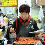 今日熱門文章：首爾美食～明洞站6號出口小吃，辣炒年糕、血腸