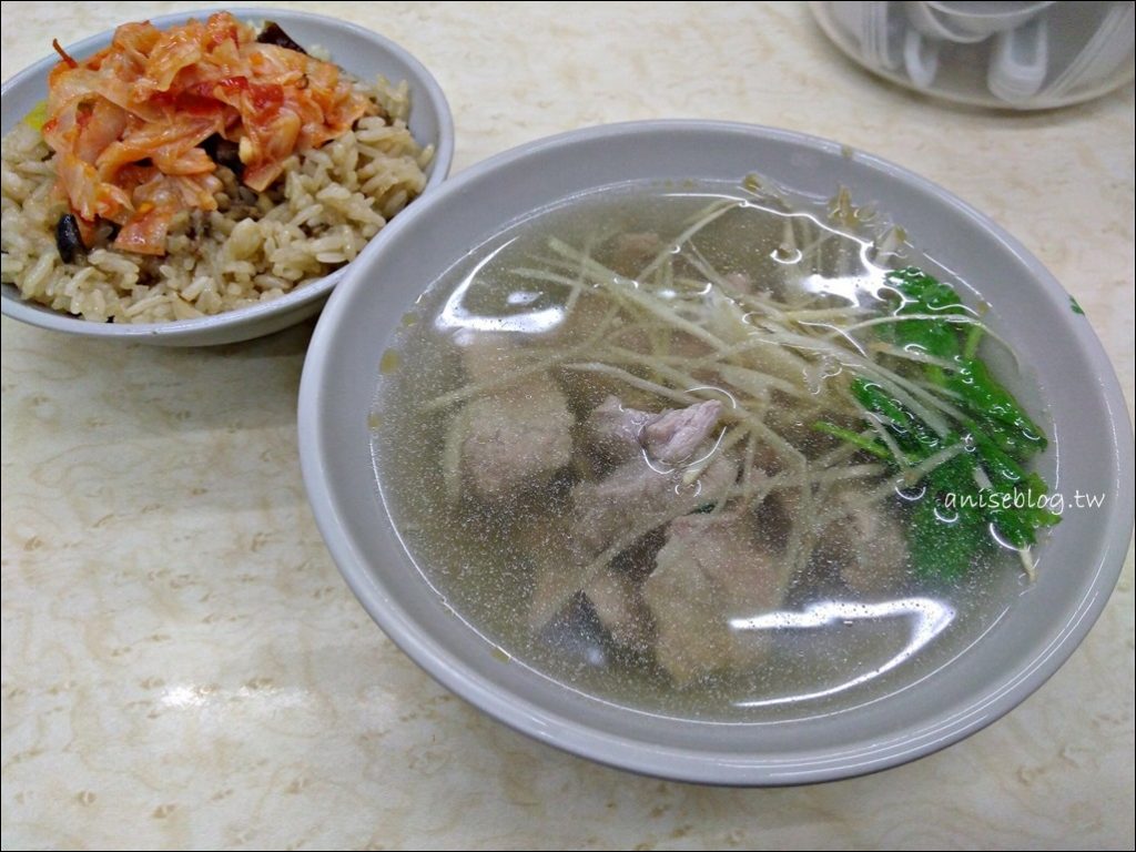 歐家莊油飯、魯肉飯、赤肉豬肝湯，三重台北橋站美食(姊姊食記)