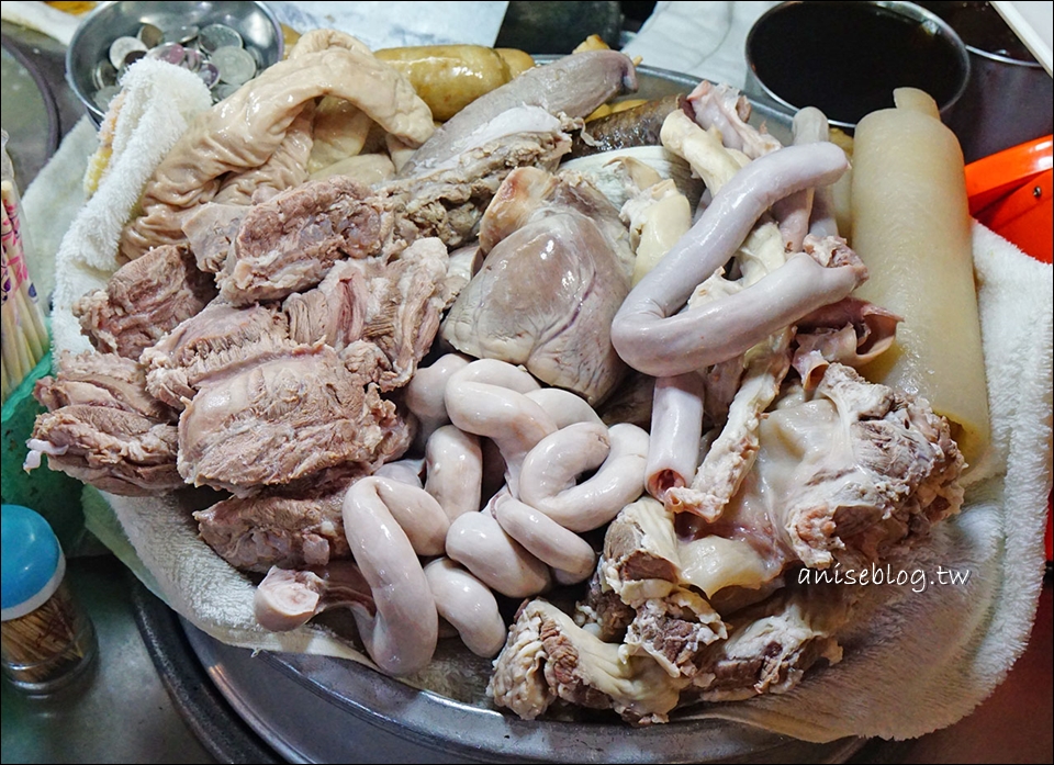 基隆 | 仁愛市場無名大腸圈(超好吃)、兩全天婦羅、鼎記滷味