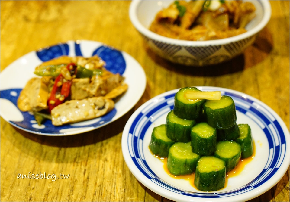 餃子樂(原東湖王家水餃)，乾麵和小菜好厲害！
