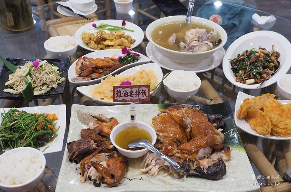 嘉義美食 | 竹香園甕缸雞，皮脆肉嫩又多汁的噴香甕缸雞