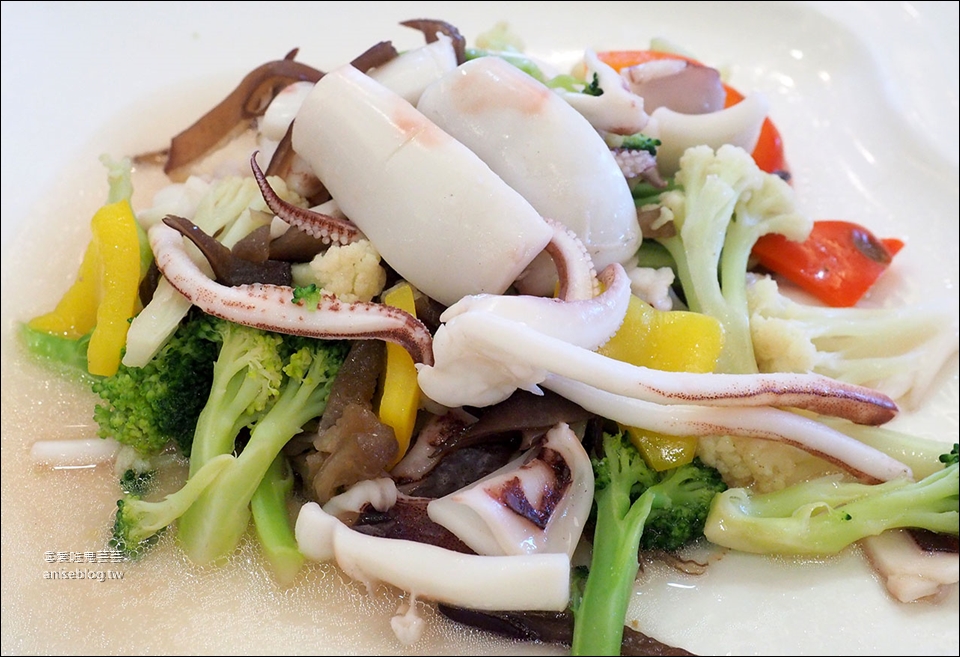 花蓮噶瑪蘭風味餐廳，活跳跳龍蝦超好味，連吃兩餐是基本！