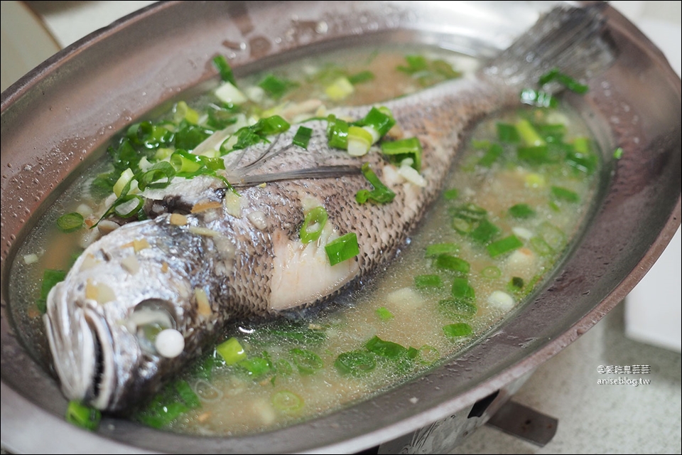 花蓮海鮮餐廳 | 美崙海鮮，在地人推薦現撈海鮮料理，牧草雞最好吃！