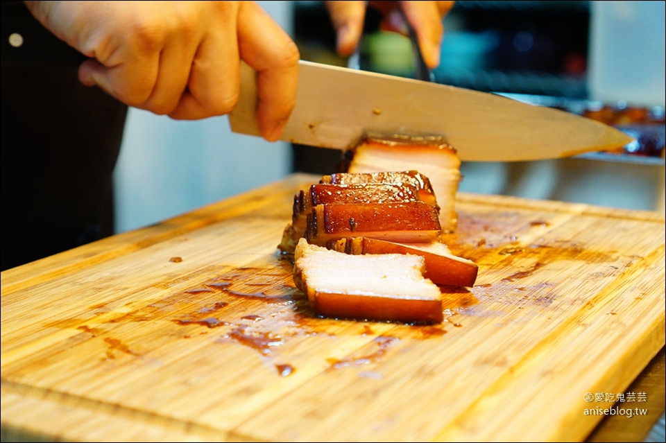 對味廚房料理實驗室，西班牙主題趴烤乳豬 x 龍蝦海鮮飯好嗨！