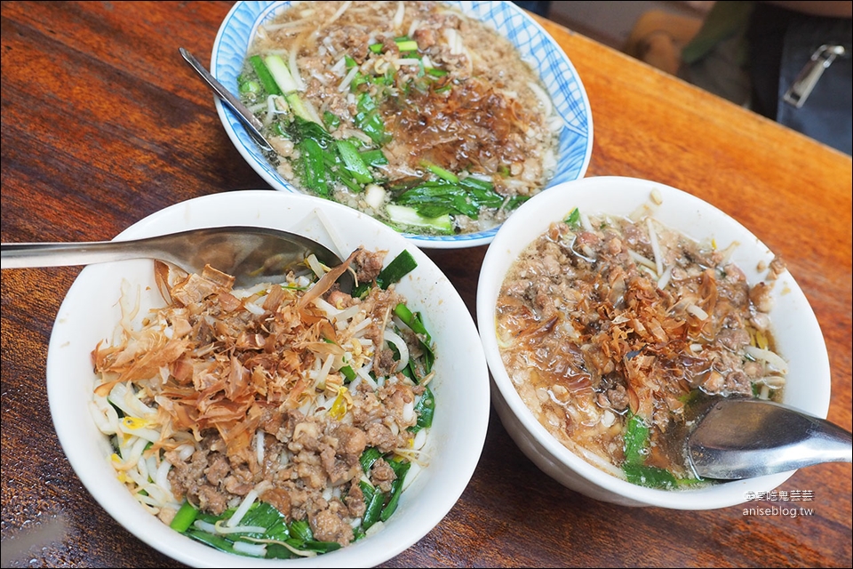 台東美食 | 榕樹下米苔目，滿滿柴魚噴香古早味
