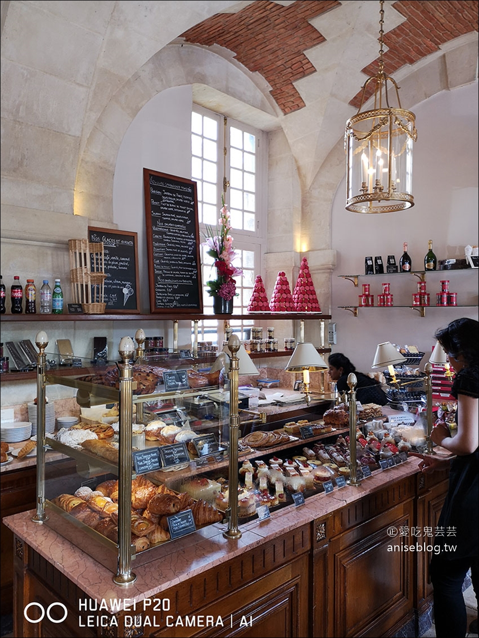 巴黎美食 | Carette，超夯巴黎傳統老咖啡廳，我是為了聖多諾黑泡芙來的！