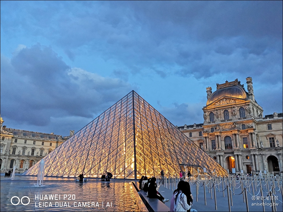 巴黎 | 羅浮宮夜景，夏天要拍到半夜喔！