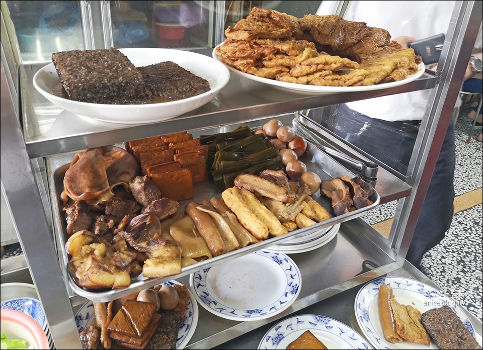 嘉義美食 | 南京路老店麵食館，滷菜的擺盤根本是藝術品來著！