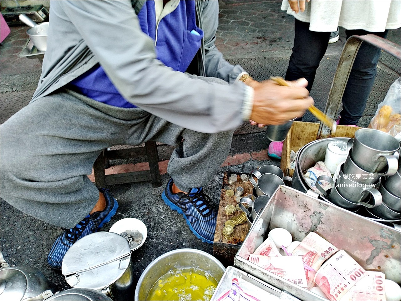 碳燒杏仁茶老店，嘉義南門圓環旁的傳統早餐好滋味，嘉義美食(姊姊食記)