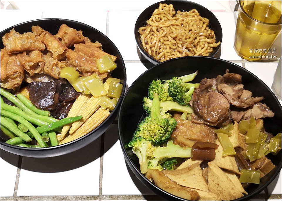 今日熱門文章：台北東區美食 |  滷滷味LULUWAY，安東街冷氣開放、乾淨舒適的滷味小店