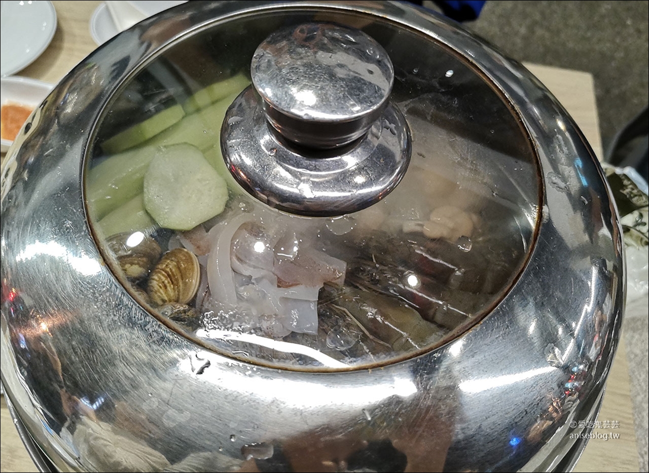 澎湖蒸海鮮 | 鮮食堂海鮮蒸鍋，層層疊疊的澎湖海鮮痛風鍋😍