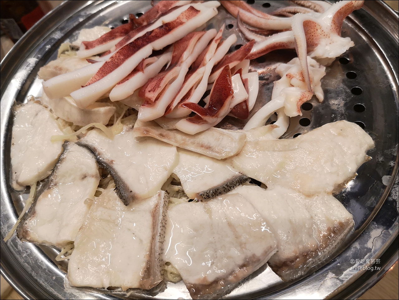 澎湖蒸海鮮 | 鮮食堂海鮮蒸鍋，層層疊疊的澎湖海鮮痛風鍋😍