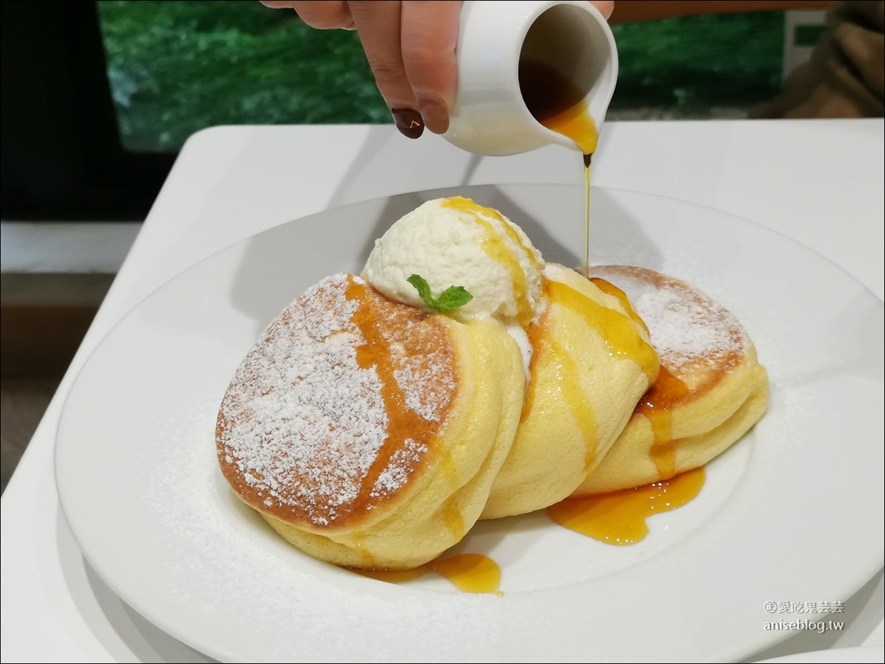 東京鬆餅 | 舒芙蕾鬆餅幸福pancake、FLIPPER’S 奇蹟的舒芙蕾鬆餅評比，妳/你們喜歡哪一間？