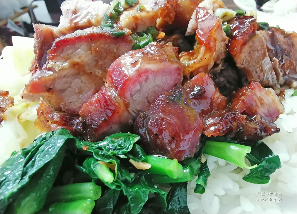 金華香港燒臘快餐店，100元廣炒麵超多海鮮，85元超大盤滑蛋牛肉也是一絕！