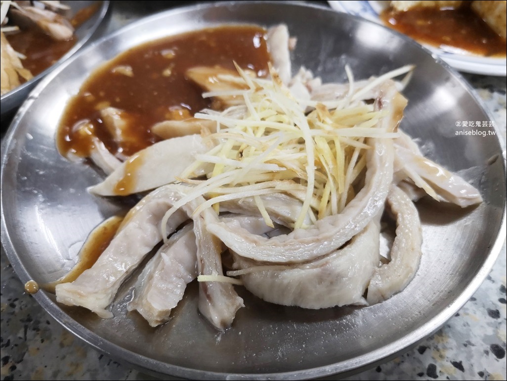 士東市場米粉湯(137攤)、黑白切小菜，台北最美菜市場吃早午餐，士林區美食(姊姊食記)