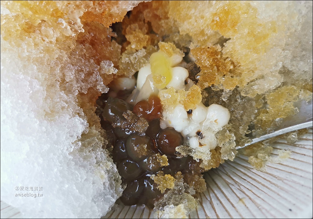 嘉義剉冰 | 咱台灣人的冰，料好實在超大碗，蜜番薯、黑糖粉粿必點！