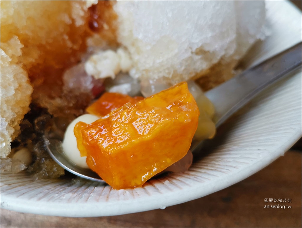 嘉義剉冰 | 咱台灣人的冰，料好實在超大碗，蜜番薯、黑糖粉粿必點！