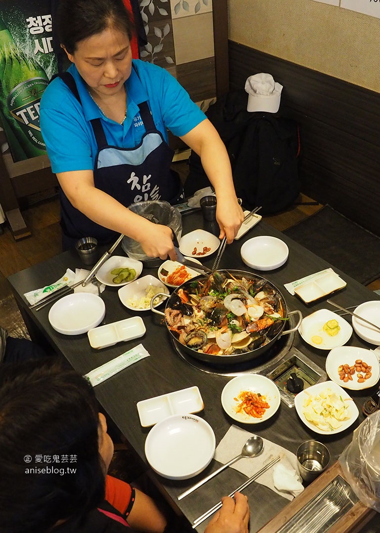 首爾八八海鮮鍋，活跳跳的龍蝦、鮑魚、章魚等滿滿一鍋@波拉梅站