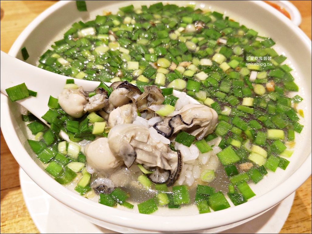 雙月食品社中和店，喝雞湯吃油飯@2019年台北米其林必比登推介（BIB GOURMAND）(姊姊食記)