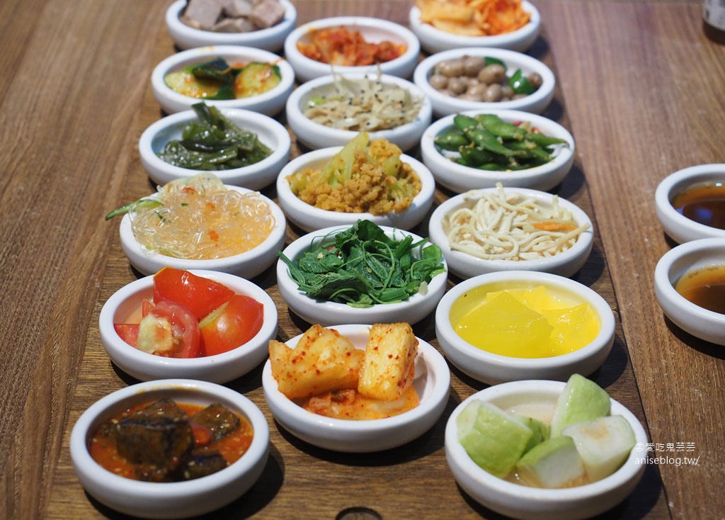 朝鮮味韓國料理，數十種小菜免費吃到飽，最愛炒泡麵、拌飯、海陸泡菜鍋！