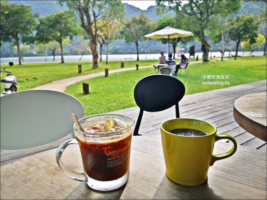 梅花湖畔咖啡館-天ㄟ咖啡，宜蘭冬山旅遊(姊姊食記)