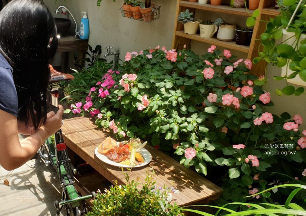 福森院子，中正藝文特區全日早午餐，在植物滿滿的院子來個早餐約會吧！