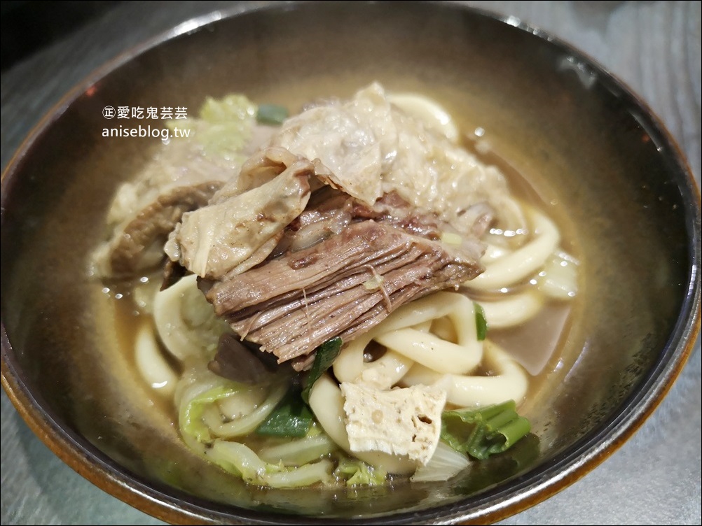新莊牛肉大王，招牌牛腩火鍋+美味牛尾(姊姊食記)