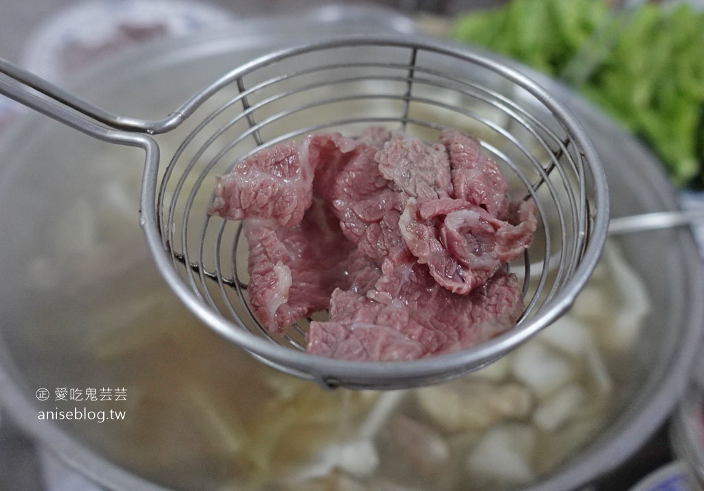 湖東牛肉館，最喜歡的台南牛肉鍋，推薦必訪！(咦？地址在高雄？😂)