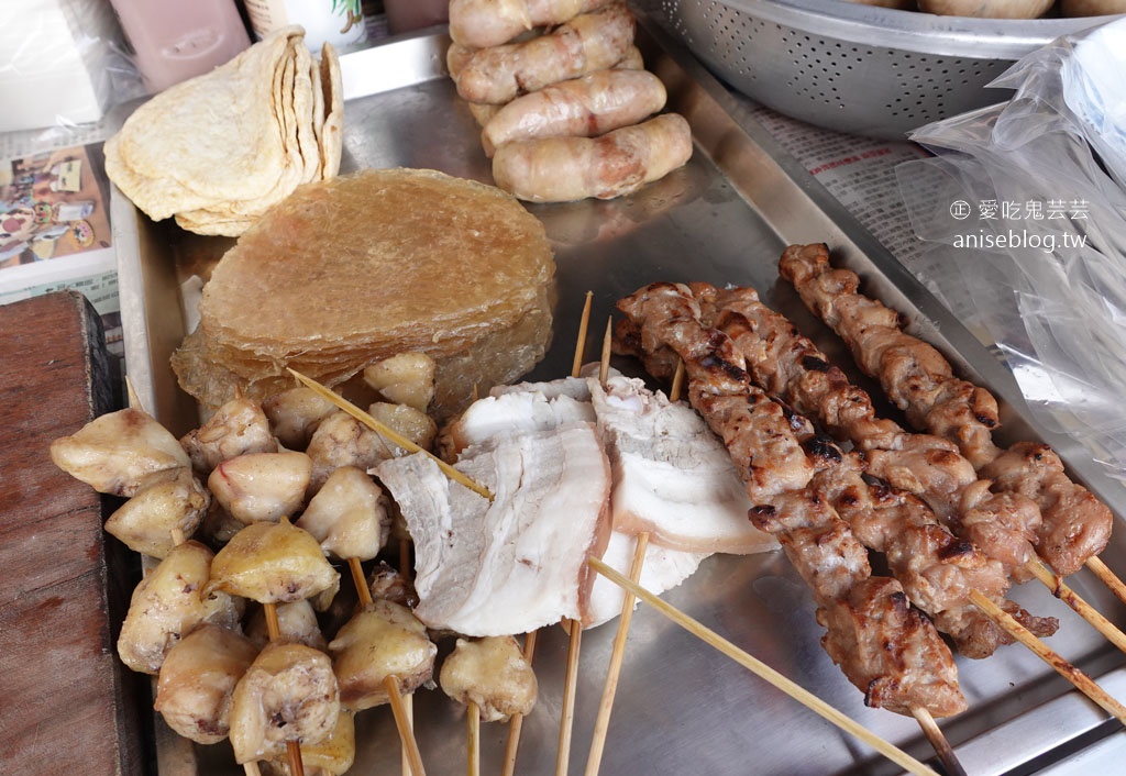 阿豹香腸攤，澎湖超人氣燒烤、黑輪小吃攤，在地人觀光客都愛！