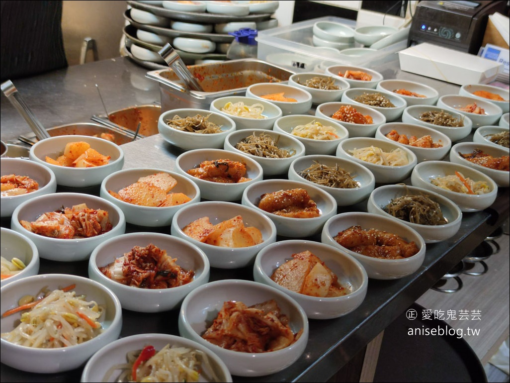 水刺韓式料理，馬鈴薯排骨湯、炸雞年糕是招牌！