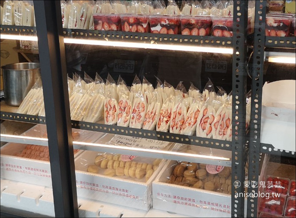 滿滿的草莓甜點！果汁媽粉條爸，板橋新埔站旁超人氣草莓甜點專賣