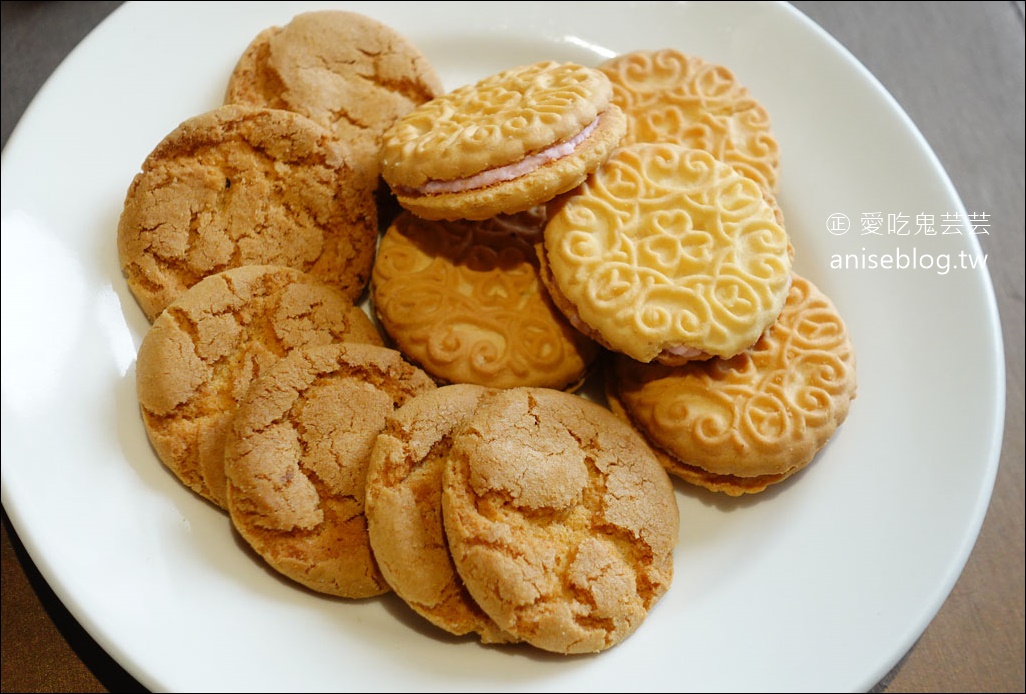 成功食品廠手工餅乾，傳統古早味的零食兒