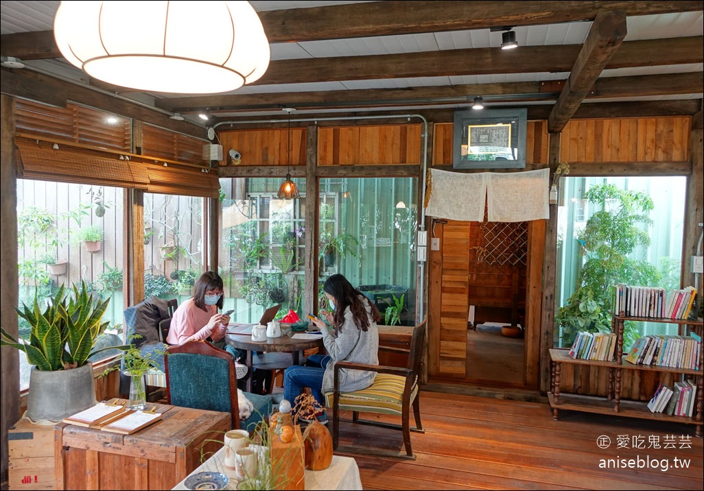 捌㡯珈琲，頭城鐵道旁日式建築木屋咖啡廳