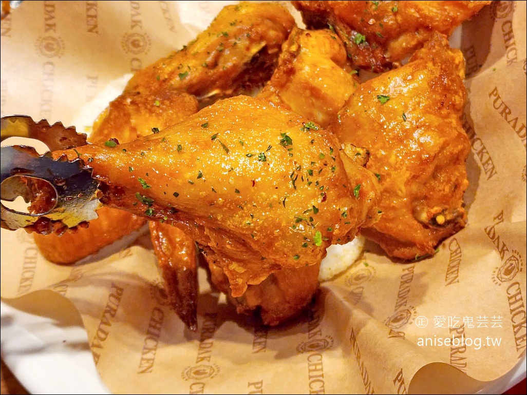 PURADAK炸雞，韓國爆紅炸雞店，超~好吃的！最推黑蒜和原味 (文末菜單) @愛吃鬼芸芸
