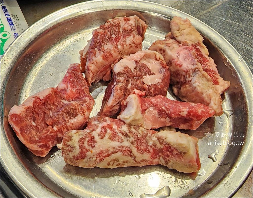 弘大烤肉 | 육값(肉價)，激推豬皮，毫好吃呀😋