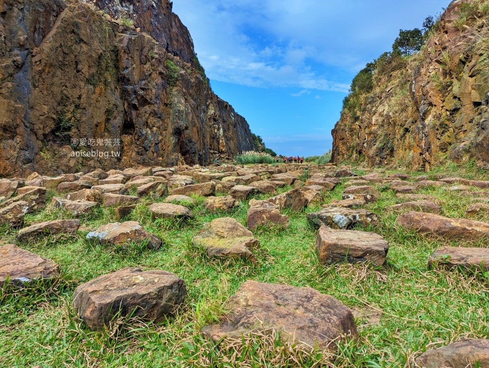 金瓜石地質公園-本山礦體，彷彿巨人棋盤的神祕石頭陣(姊姊遊記)