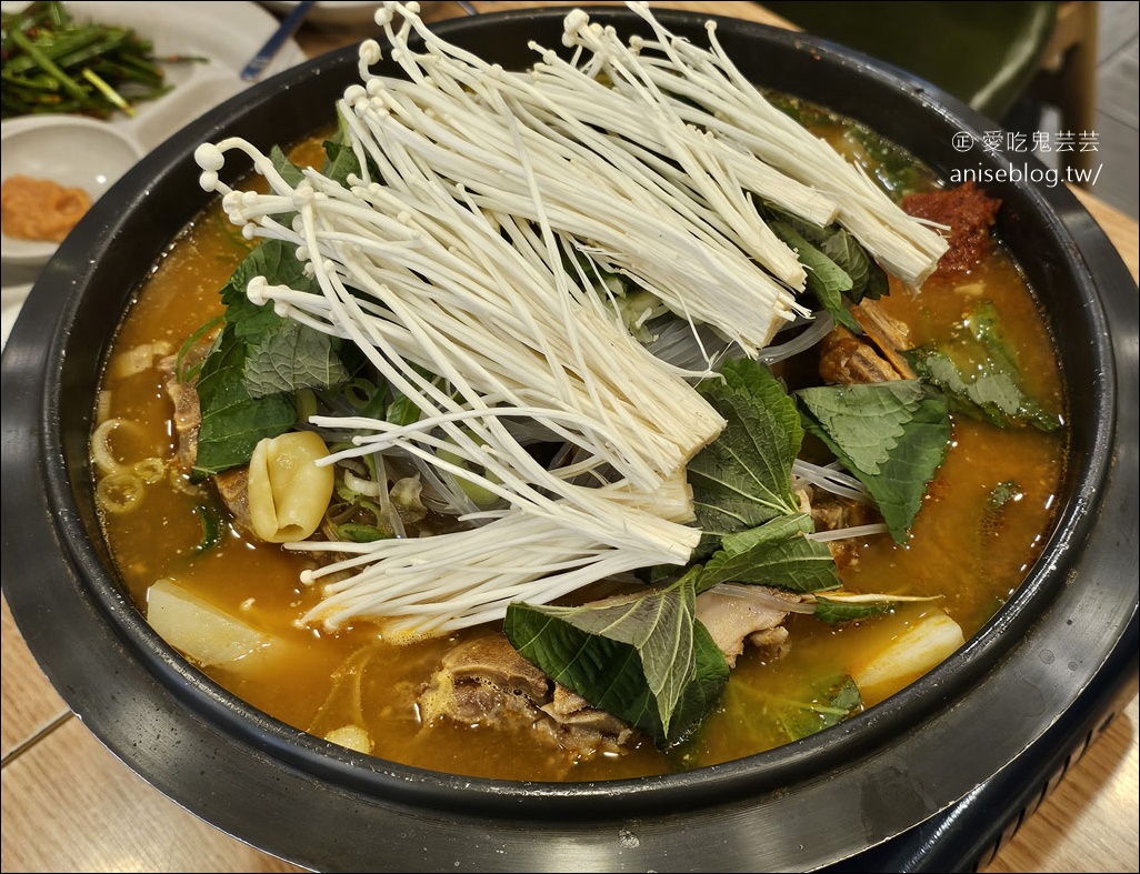 網站近期文章：釜山美食 | 密陽血腸豬肉湯飯，我們是為了馬鈴薯排骨湯來的！@西面站