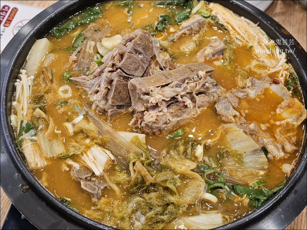 釜山美食 | 密陽血腸豬肉湯飯，我們是為了馬鈴薯排骨湯來的@西面站